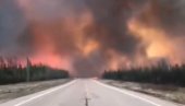 HILJADE LJUDI EVAKUISANO U KANADSKOJ OBLASTI: Buknuo veliki požar, vatrena stihija gotovo nezaustavljiva (VIDEO)