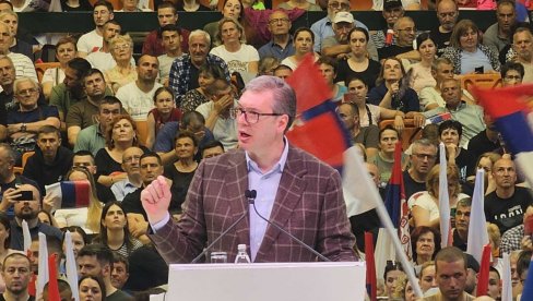 SVE SU UNIŠTILI, HOĆE OPET DA KATANČE FABRIKE Vučić o opoziciji: Nisu sposobni da pokažu plan i program, u stanju su da budu protiv svega