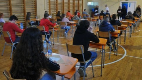 PROBA MALE MATURE: Osmaci sutra rešavaju zadatke iz matematike PROBA MALE MATURE: Osmaci sutra rešavaju zadatke iz matematike