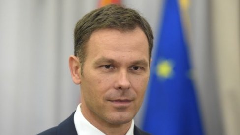 ДОБРЕ ВЕСТИ ЗА СРБИЈУ Министар Мали објавио: Јавни дуг наше земље је међу најнижима у Европи ДОБРЕ ВЕСТИ ЗА СРБИЈУ Министар Мали објавио: Јавни дуг наше земље је међу најнижима у Европи