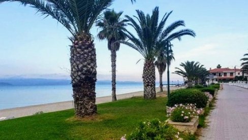 Uzdaju se u dolazak Srba: Prazne plaže u Pefkohoriju, nadaju se novim gostima iz naše zemlje (FOTO) Uzdaju se u dolazak Srba: Prazne plaže u Pefkohoriju, nadaju se novim gostima iz naše zemlje (FOTO)