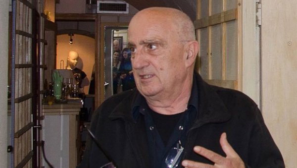 Био му је пријатељ 40 година и дугогодишњи сарадник, а онда га је преварио: Како новосадски архитекта завршио у кућном затвору, а Србија остала без светске културне манифестације Био му је пријатељ 40 година и дугогодишњи сарадник, а онда га је преварио: Како новосадски архитекта завршио у кућном затвору, а Србија остала без светске културне манифестације