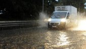 UPOZORENJE ZA VOZAČE: Oprez zbog klizavih kolovoza - mogući zastoji i gužve UPOZORENJE ZA VOZAČE: Oprez zbog klizavih kolovoza - mogući zastoji i gužve