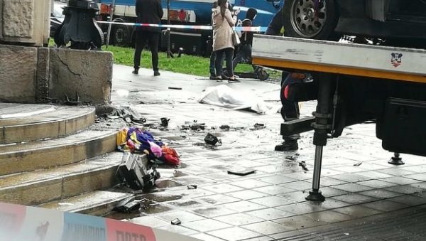 ТЕШКА НЕСРЕЋА у центру Београда: Најмање седморо повређених, има и ПОГИНУЛИХ ТЕШКА НЕСРЕЋА у центру Београда: Најмање седморо повређених, има и ПОГИНУЛИХ