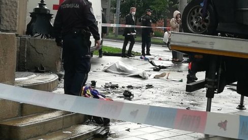 POZNAT identitet poginulih kod zgrade Vlade: Život izgubilo dvoje mladih iz BMV, hospitalizovani povređeni putnici iz kombija POZNAT identitet poginulih kod zgrade Vlade: Život izgubilo dvoje mladih iz BMV, hospitalizovani povređeni putnici iz kombija