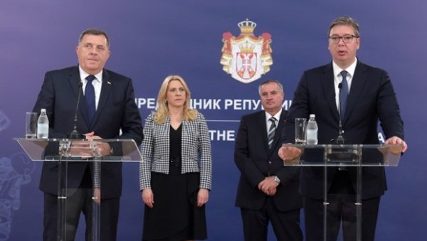 Србија нема шта да брине док ПРЕГОВОРЕ води Вучић: Председник Србије се састао са Додиком Србија нема шта да брине док ПРЕГОВОРЕ води Вучић: Председник Србије се састао са Додиком