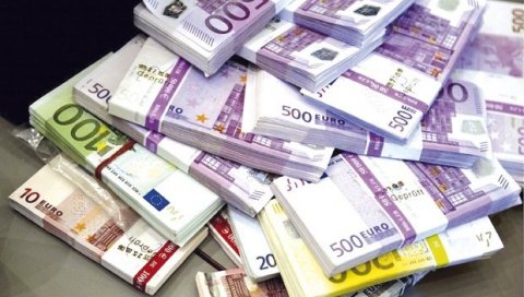 ШЕСТ МИЛИОНА ЕВРА РАЗЛОГА ЗА ПЉАЧКУ: Службеница ишетала са новцем, али то у фирми није било први пут ШЕСТ МИЛИОНА ЕВРА РАЗЛОГА ЗА ПЉАЧКУ: Службеница ишетала са новцем, али то у фирми није било први пут