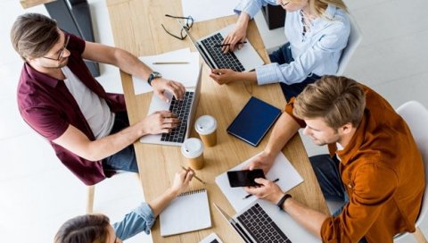ЗНАЈУ КОЛИКО ЋЕ ПАНДЕМИЈА ТРАЈАТИ? Запослени у Гуглу могу да раде од куће до следећег лета ЗНАЈУ КОЛИКО ЋЕ ПАНДЕМИЈА ТРАЈАТИ? Запослени у Гуглу могу да раде од куће до следећег лета