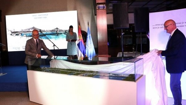 Представљена макета новог новосадског моста преко Дунава: Пројекат од националног значаја Представљена макета новог новосадског моста преко Дунава: Пројекат од националног значаја
