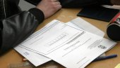 ЗБОГ РАСТЕРЕЋЕЊА МАЛЕ МАТУРЕ: Просветни синдикати за укидање комбинованог теста ЗБОГ РАСТЕРЕЋЕЊА МАЛЕ МАТУРЕ: Просветни синдикати за укидање комбинованог теста