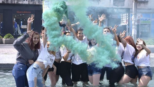 ОД СУТРА ДОЗВОЉЕНЕ МАТУРЕ И ЕКСКУРЗИЈЕ: Министарство шаље дописе, ове мере морају да буду испоштоване ОД СУТРА ДОЗВОЉЕНЕ МАТУРЕ И ЕКСКУРЗИЈЕ: Министарство шаље дописе, ове мере морају да буду испоштоване