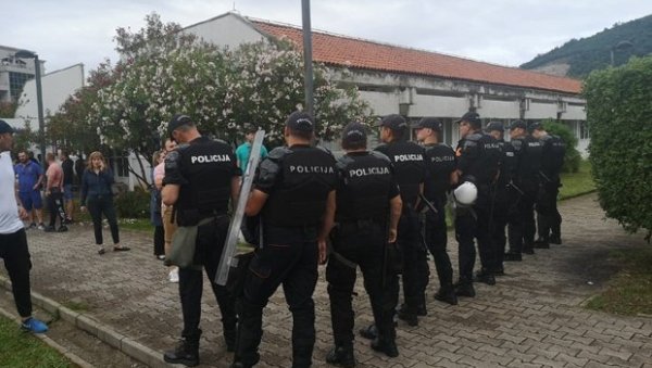 Позив из ЕУ Црној Гори: У Будви да се покаже поштовање владавине права и демократије Позив из ЕУ Црној Гори: У Будви да се покаже поштовање владавине права и демократије