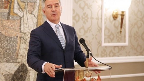 Milo na iznenadnom radnom ručku sa ambasadorima EU poručio: Nema kompromisa sa nacionalistima Milo na iznenadnom radnom ručku sa ambasadorima EU poručio: Nema kompromisa sa nacionalistima