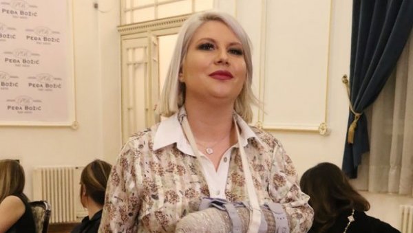 Деа Ђурђевић бесна на паркингу шопинг-центра: Браво шмекери. Много вам је лакше да станете на место намењено особама са инвалидитетом Деа Ђурђевић бесна на паркингу шопинг-центра: Браво шмекери. Много вам је лакше да станете на место намењено особама са инвалидитетом