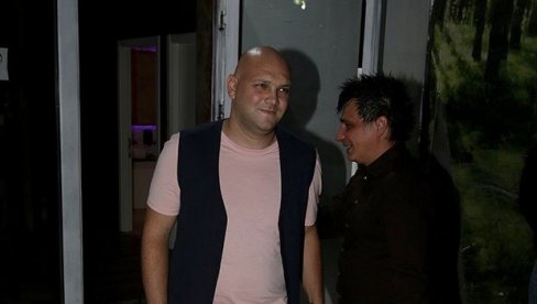 Mihajlo Šaulić slavi rođendan: Prva porodična proslava posle Šabanove smrti (FOTO) Mihajlo Šaulić slavi rođendan: Prva porodična proslava posle Šabanove smrti (FOTO)