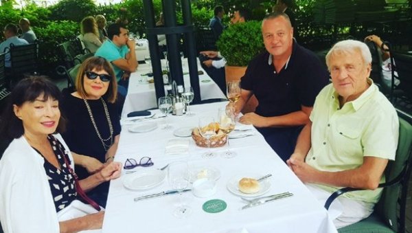 Маја на кафи са кнегињом Маја на кафи са кнегињом