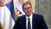 PREDSEDNIK VUČIĆ ČESTITAO BOŽIĆ: Mir Božji - Hristos se rodi! (VIDEO)