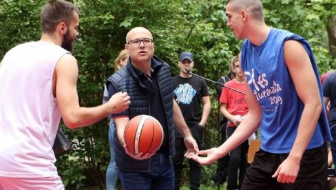Вучевићево прво подбацивање Вучевићево прво подбацивање