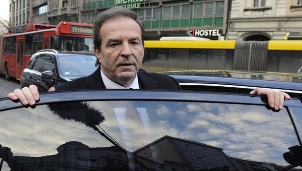 ИЗДАО ВУЧИЋА КАО ЛУКАШЕНКА: Није случајно што је Слободан Милошевић за Богољуба Карића рекао да је најгори човек на свету ИЗДАО ВУЧИЋА КАО ЛУКАШЕНКА: Није случајно што је Слободан Милошевић за Богољуба Карића рекао да је најгори човек на свету