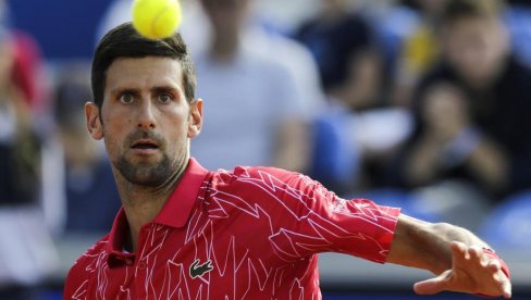 DA, NOVAK JE NAJBOLJI TENISER SVIH VREMENA: Ovako se u Londonu slavi rekord Đokovića (FOTO) DA, NOVAK JE NAJBOLJI TENISER SVIH VREMENA: Ovako se u Londonu slavi rekord Đokovića (FOTO)