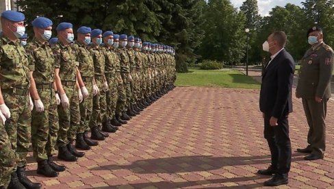Ministar Vulin obišao u Moskvi pripadnike Garde Vojske Srbije (FOTO) Ministar Vulin obišao u Moskvi pripadnike Garde Vojske Srbije (FOTO)