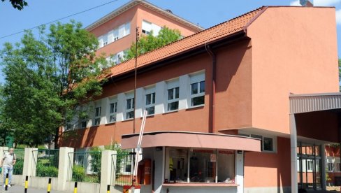POOŠTRENE EPIDEMIOLOŠKE MERE U KBC ZVEZDARA: Maske obavezne, a ovim pacijentima zabranjene su posete POOŠTRENE EPIDEMIOLOŠKE MERE U KBC ZVEZDARA: Maske obavezne, a ovim pacijentima zabranjene su posete