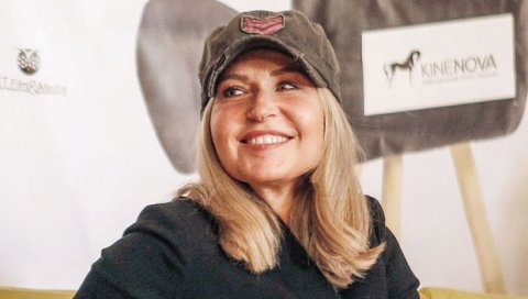 АНИЦА ДОБРА ПОСЛАЛА СНАЖНУ ПОРУКУ ЖРТВАМА МИКЕ АЛЕКСИЋА: Девојке са кораком од милион миља - хвала вам што постојите! АНИЦА ДОБРА ПОСЛАЛА СНАЖНУ ПОРУКУ ЖРТВАМА МИКЕ АЛЕКСИЋА: Девојке са кораком од милион миља - хвала вам што постојите!