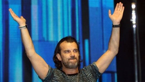 ПОЛИЦИЈА ПРИВЕЛА АЦУ ЛУКАСА: Менаџер тврди да ништа не зна о томе ПОЛИЦИЈА ПРИВЕЛА АЦУ ЛУКАСА: Менаџер тврди да ништа не зна о томе