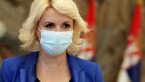 ДОКТОРКА КИСИЋ О МИНИСТАРСКОЈ ФОТЕЉИ: Причала сам са Вучићем и Аном Брнабић и почаствована сам - спремна сам да дам максимум за своју земљу ДОКТОРКА КИСИЋ О МИНИСТАРСКОЈ ФОТЕЉИ: Причала сам са Вучићем и Аном Брнабић и почаствована сам - спремна сам да дам максимум за своју земљу