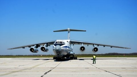 ВЕЛИКИ НАПАД ДРОНОВИМА НА ВОЈНИ АЕРОДРОМ У ПСКОВУ: Руска војска одбила ударе, оштећена четири авиона Ил-76 (ВИДЕО) ВЕЛИКИ НАПАД ДРОНОВИМА НА ВОЈНИ АЕРОДРОМ У ПСКОВУ: Руска војска одбила ударе, оштећена четири авиона Ил-76 (ВИДЕО)