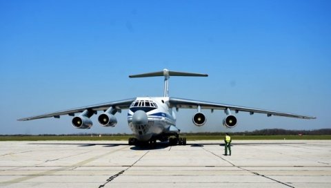 ВЕЛИКИ НАПАД ДРОНОВИМА НА ВОЈНИ АЕРОДРОМ У ПСКОВУ: Руска војска одбила ударе, оштећена четири авиона Ил-76 (ВИДЕО)