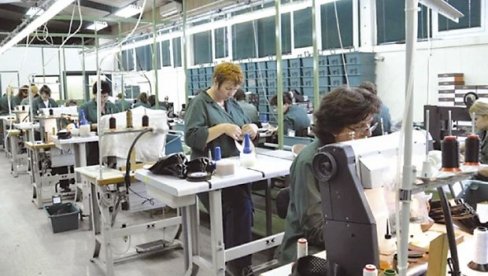 EUROSTAT UPOZORAVA NA RAZLIKE U ZARADAMA PO OSNOVU POLA: Žene i dalje manje plaćene od muškaraca EUROSTAT UPOZORAVA NA RAZLIKE U ZARADAMA PO OSNOVU POLA: Žene i dalje manje plaćene od muškaraca