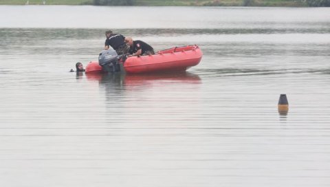 ТРАГЕДИЈА НА ГРАДСКОЈ ПЛАЖИ: Човек се утопио у Дунаву ТРАГЕДИЈА НА ГРАДСКОЈ ПЛАЖИ: Човек се утопио у Дунаву
