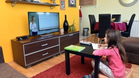 Милијарду и по ђака у свету наставу похађа онлајн Милијарду и по ђака у свету наставу похађа онлајн