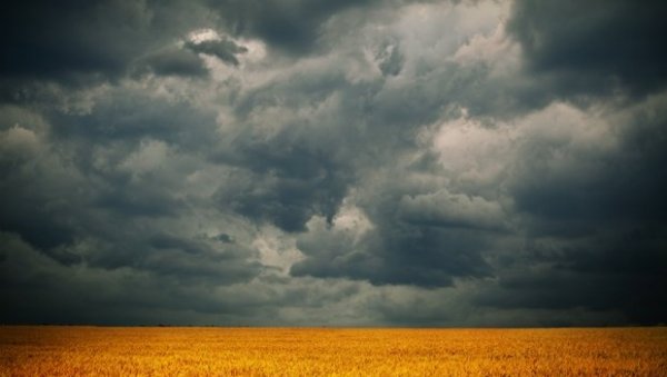 СПРЕМИТЕ КИШОБРАНЕ Данас умерено облачно, после подне киша СПРЕМИТЕ КИШОБРАНЕ Данас умерено облачно, после подне киша