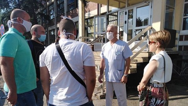 Лекари из Краљева помажу колегама у Пазару и Крагујевцу Лекари из Краљева помажу колегама у Пазару и Крагујевцу