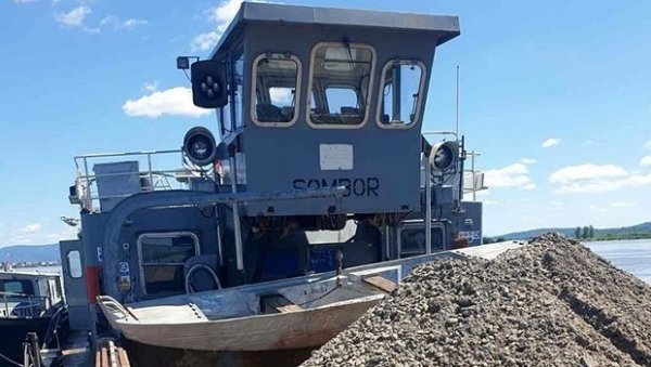 Контрола брода „Сомбор“: „Испарило“ 28.000 литара нафте Контрола брода „Сомбор“: „Испарило“ 28.000 литара нафте