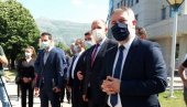 Novi respiratori za bolnice u Srpskoj: Elektroprivreda donirala 10 aparata Novi respiratori za bolnice u Srpskoj: Elektroprivreda donirala 10 aparata