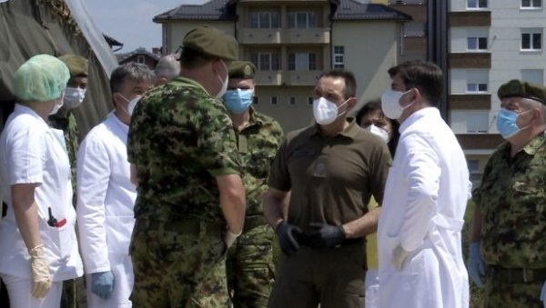 Министар Вулин у Новом Пазару: Војска Србије извршила наређење врховног команданта Министар Вулин у Новом Пазару: Војска Србије извршила наређење врховног команданта