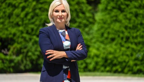 ПРЕЛАЗИМО НА ОБНОВЉИВЕ ИЗВОРЕ ЕНЕРГИЈЕ: Министарка Михајловић о заштити животне средине - ово је надполитичко питање ПРЕЛАЗИМО НА ОБНОВЉИВЕ ИЗВОРЕ ЕНЕРГИЈЕ: Министарка Михајловић о заштити животне средине - ово је надполитичко питање