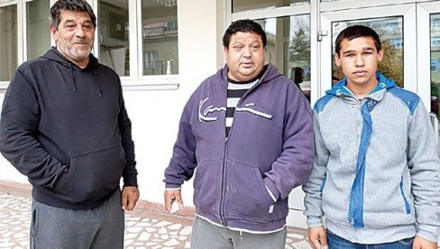 Mlada (12) htela da se uda, od mladoženjinih tražili i zlatan “Armani” prsten, a sudija odlučio: Nema ni obljube, ni trgovine decom Mlada (12) htela da se uda, od mladoženjinih tražili i zlatan “Armani” prsten, a sudija odlučio: Nema ni obljube, ni trgovine decom
