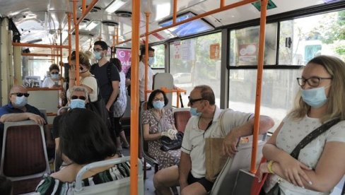 ЧЕТВОРИЦА МУ ТРАЖИЛА ДА СКИНЕ БЕЏ: Припадник ЛГБТQ претучен у аутобусу на Новом Београду ЧЕТВОРИЦА МУ ТРАЖИЛА ДА СКИНЕ БЕЏ: Припадник ЛГБТQ претучен у аутобусу на Новом Београду