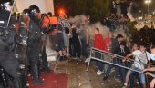 Осуде догађаја испред парламента: У Скупштину се улази на изборима, а не упада са улице Осуде догађаја испред парламента: У Скупштину се улази на изборима, а не упада са улице