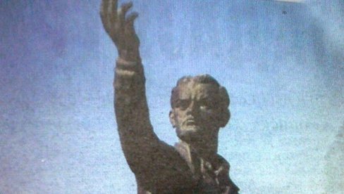 Крај споменика на месту где је погинуо Жикица Јовановић Шпанац: Уместо венаца, само изговори и једна воштаница Крај споменика на месту где је погинуо Жикица Јовановић Шпанац: Уместо венаца, само изговори и једна воштаница