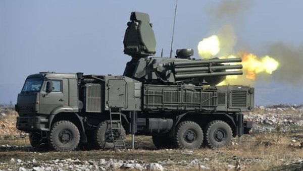 УКРАЈИНЦИ ИЗВЕЛИ МОЋНИ НАПАД НА КРИМ: Учествовало најмање 12 авиона, десетак ракета и велики број дронова (МАПА/ВИДЕО) УКРАЈИНЦИ ИЗВЕЛИ МОЋНИ НАПАД НА КРИМ: Учествовало најмање 12 авиона, десетак ракета и велики број дронова (МАПА/ВИДЕО)