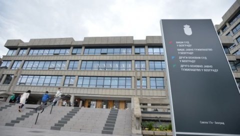 УБИСТВО ВЛАСНИКА И ПЉАЧКА МЕЊАЧНИЦЕ: Оптужени брачни пар негирао дело УБИСТВО ВЛАСНИКА И ПЉАЧКА МЕЊАЧНИЦЕ: Оптужени брачни пар негирао дело