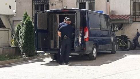 Почело суђење: Малчански берберин доведен у Виши суд у Нишу (ФОТО/ВИДЕО) Почело суђење: Малчански берберин доведен у Виши суд у Нишу (ФОТО/ВИДЕО)