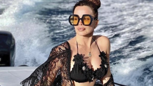 СЕВЕРИНА АПЕЛОВАЛА НА ПОСЕТИОЦЕ ПРЕДСТОЈЕЋЕГ КОНЦЕРТА: Дођите сви са маскама СЕВЕРИНА АПЕЛОВАЛА НА ПОСЕТИОЦЕ ПРЕДСТОЈЕЋЕГ КОНЦЕРТА: Дођите сви са маскама
