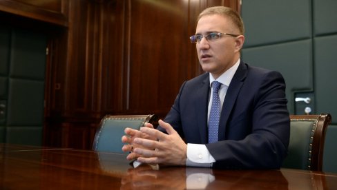 СТЕФАНОВИЋ: Пронађене патроне сузавца које МУП не користи СТЕФАНОВИЋ: Пронађене патроне сузавца које МУП не користи
