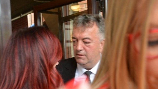 ЈУТКА ОСУЂЕН НА 3 МЕСЕЦА ЗАТВОРА ЈУТКА ОСУЂЕН НА 3 МЕСЕЦА ЗАТВОРА